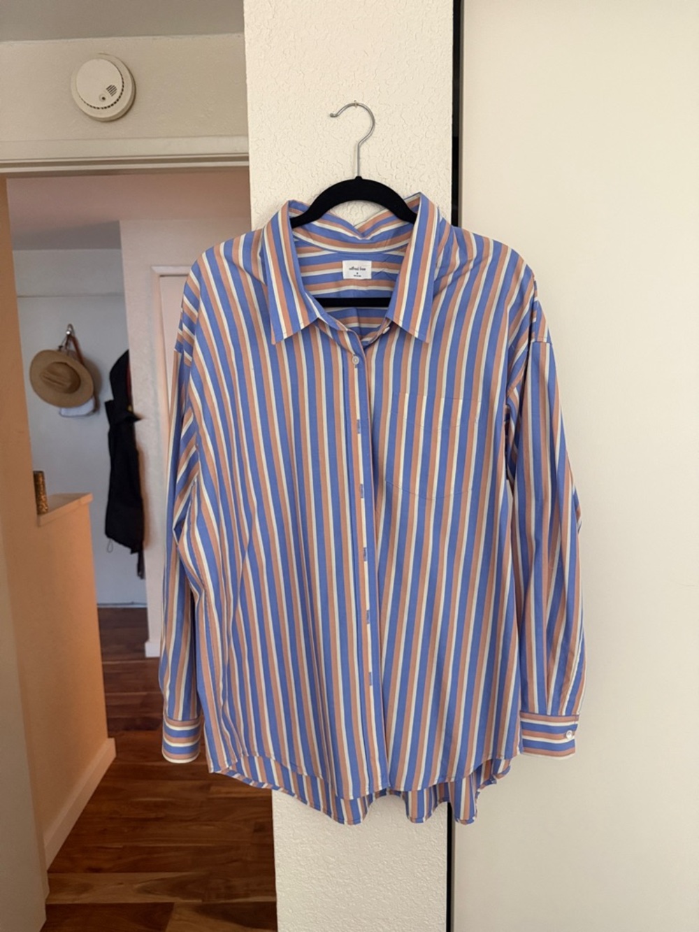 Wilfred Vertical Stripe Button-Down Shirt in Blue and Tan
